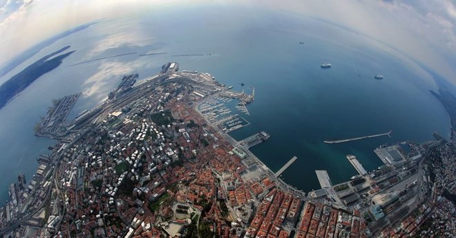 Il Porto Franco internazionale di Trieste visto dall'alto